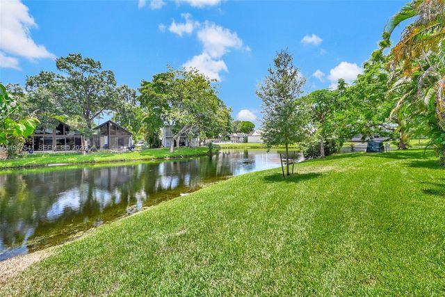 502 Westree Ln, Plantation, FL 33324