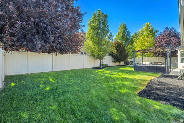 977 N FOX HOLLOW DR, North Salt Lake, UT 84054