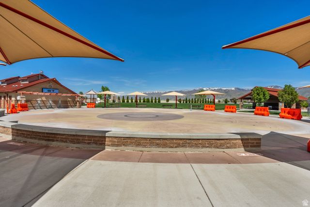977 N FOX HOLLOW DR, North Salt Lake, UT 84054