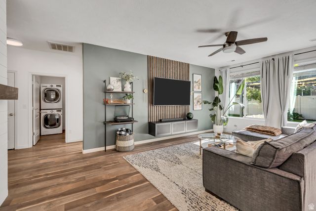 977 N FOX HOLLOW DR, North Salt Lake, UT 84054
