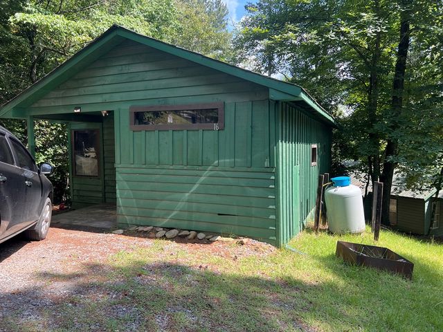 16 7th Street, Ellijay, GA 30540