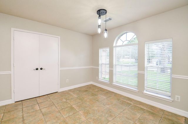 1614 Village Court Drive, Rosenberg, TX 77471