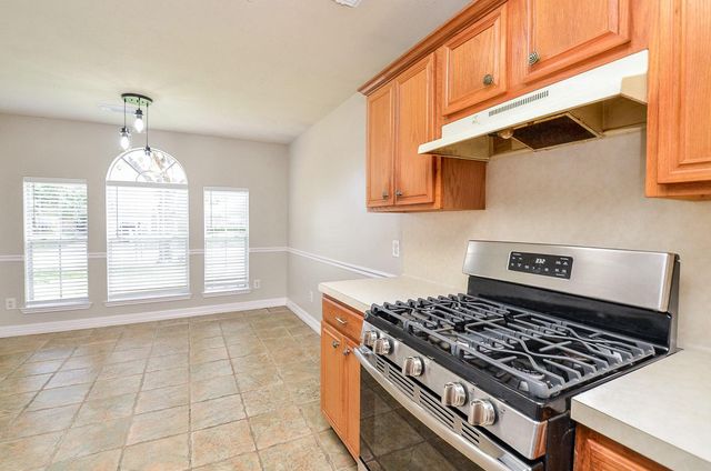 1614 Village Court Drive, Rosenberg, TX 77471