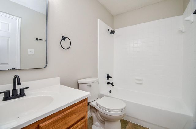 1614 Village Court Drive, Rosenberg, TX 77471