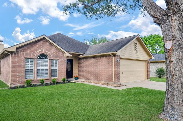 1614 Village Court Drive, Rosenberg, TX 77471