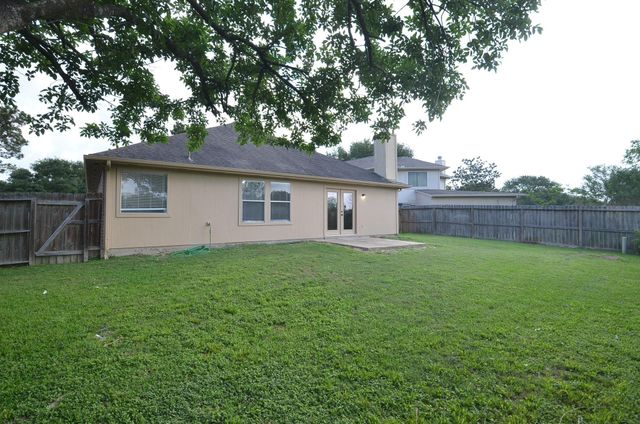 1614 Village Court Drive, Rosenberg, TX 77471