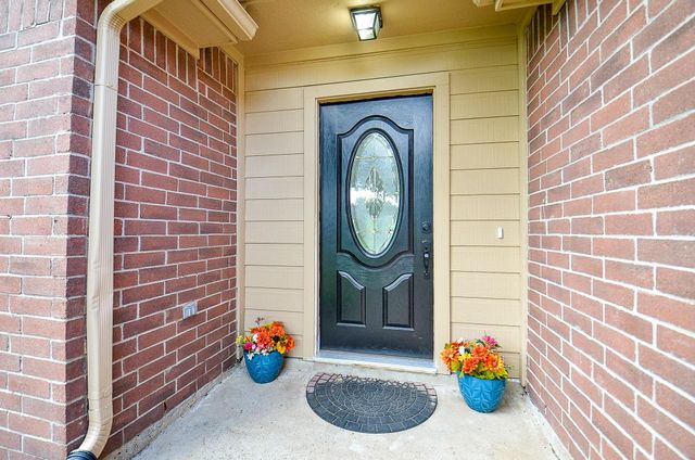 1614 Village Court Drive, Rosenberg, TX 77471