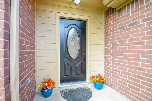 1614 Village Court Drive, Rosenberg, TX 77471