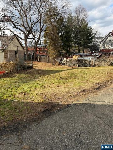 86 Ella Street, Bloomfield, NJ 07003