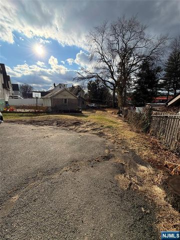 86 Ella Street, Bloomfield, NJ 07003