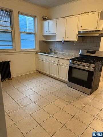 86 Ella Street, Bloomfield, NJ 07003