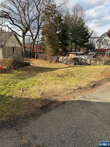 86 Ella Street, Bloomfield, NJ 07003