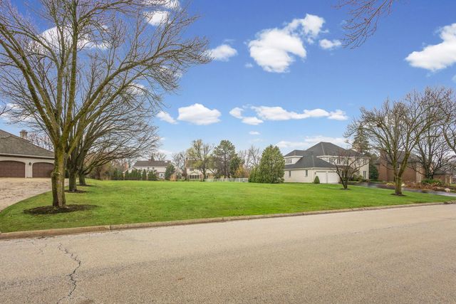 343 Hambletonian Drive, Oak Brook, IL 60523