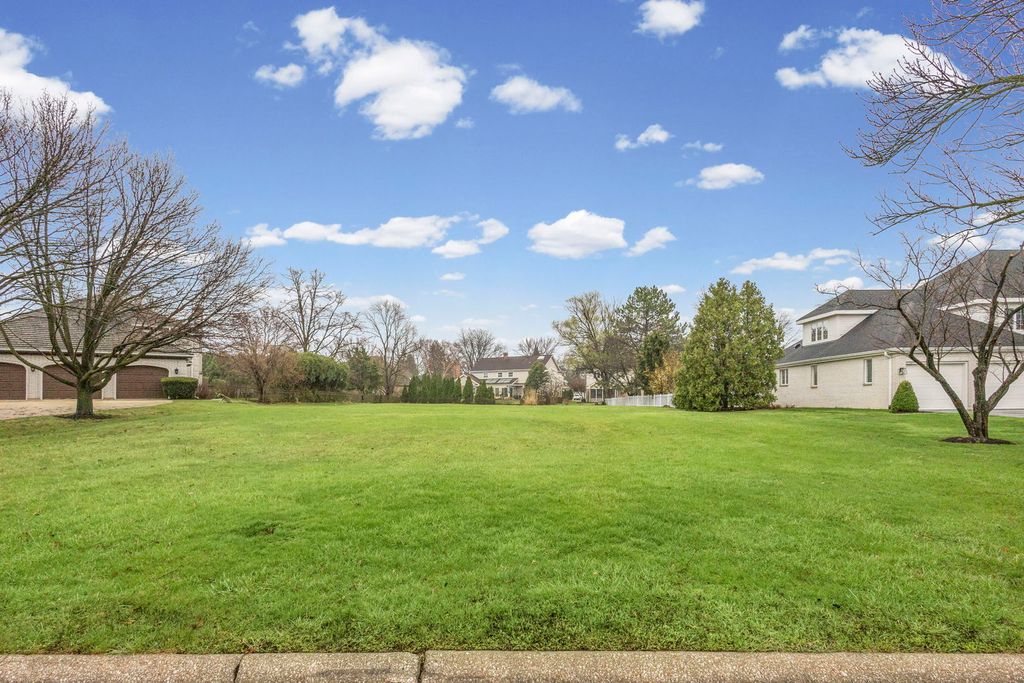 343 Hambletonian Drive, Oak Brook, IL 60523