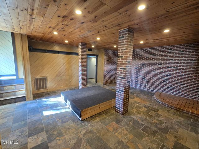 324 Upland Way, Bristol, TN 37620