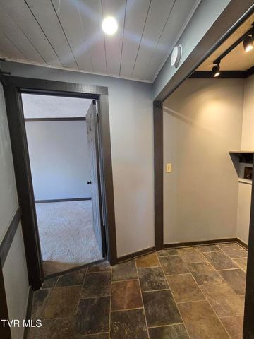 324 Upland Way, Bristol, TN 37620