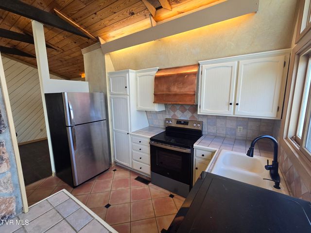 324 Upland Way, Bristol, TN 37620