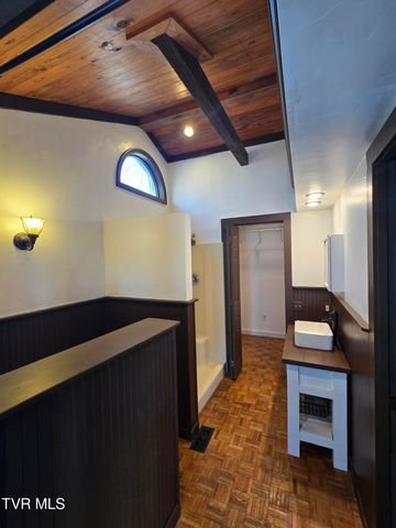 324 Upland Way, Bristol, TN 37620