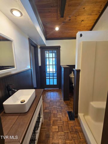 324 Upland Way, Bristol, TN 37620