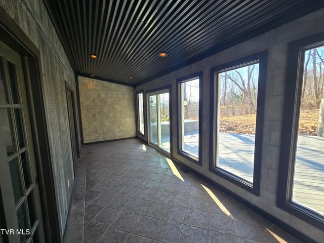 324 Upland Way, Bristol, TN 37620