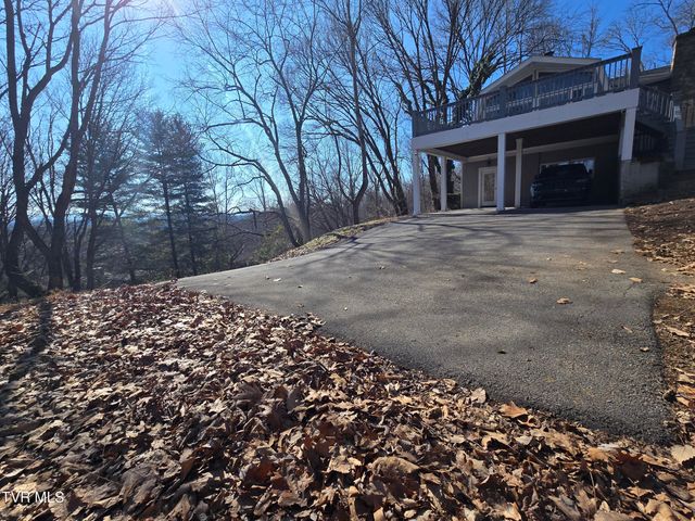 324 Upland Way, Bristol, TN 37620