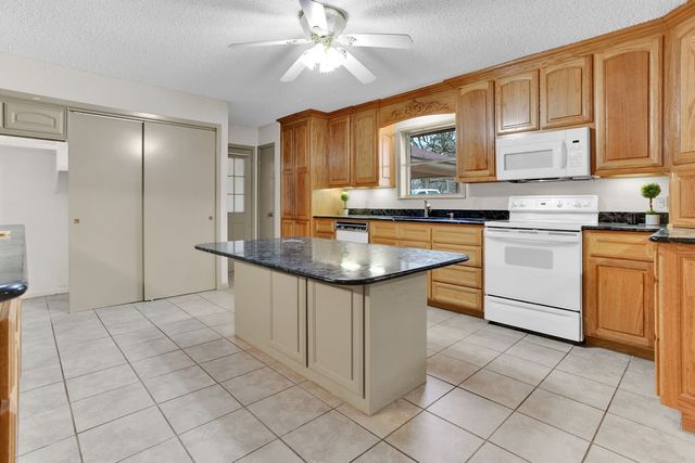 307 Easy Drive, Hideaway, TX 75771