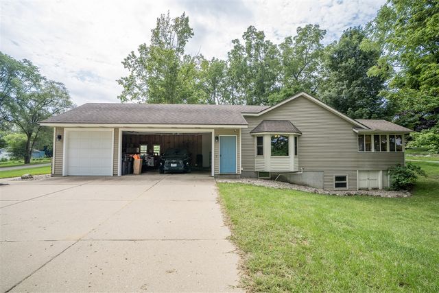 8421 Trail Blazer Drive, Byron Center, MI 49315