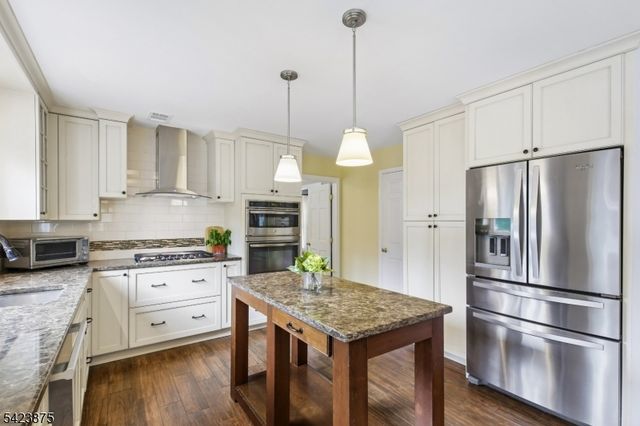 7 Blazure Dr, Bernardsville Boro, NJ 07924