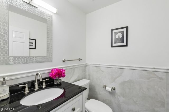 7 Blazure Dr, Bernardsville Boro, NJ 07924