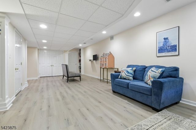 7 Blazure Dr, Bernardsville Boro, NJ 07924