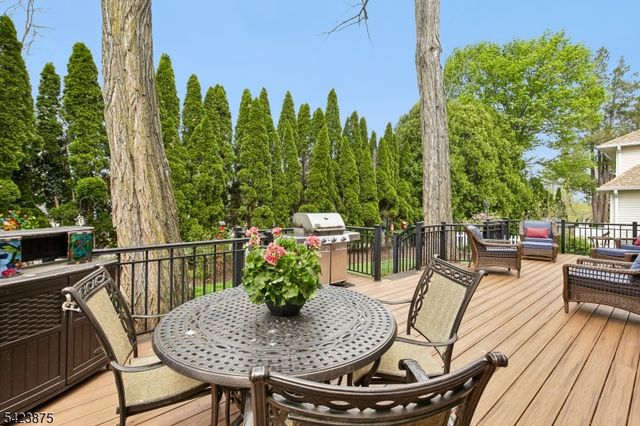 7 Blazure Dr, Bernardsville Boro, NJ 07924