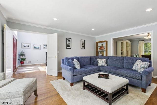 7 Blazure Dr, Bernardsville Boro, NJ 07924