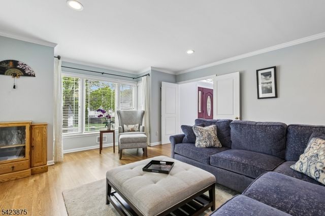 7 Blazure Dr, Bernardsville Boro, NJ 07924