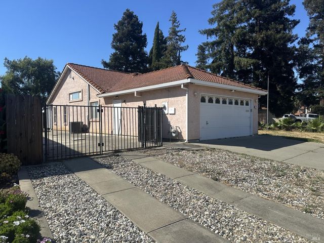 2777 Woodmont Dr, Fairfield, CA 94533