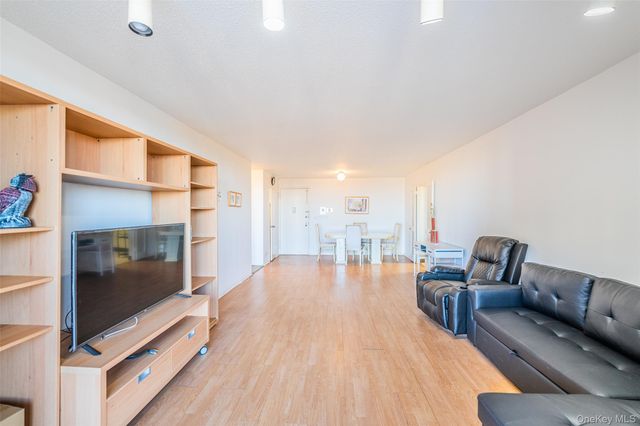 1 Bay Club Drive 11J, Bayside, NY 11360