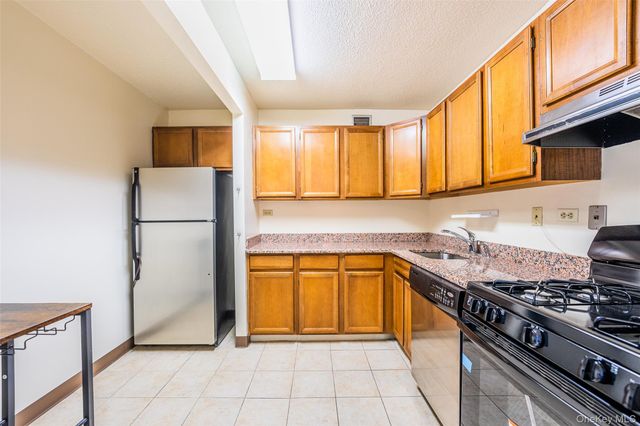 1 Bay Club Drive 11J, Bayside, NY 11360