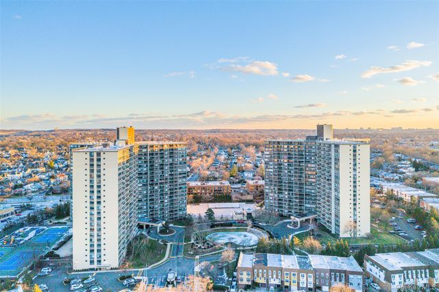 1 Bay Club Drive 11J, Bayside, NY 11360