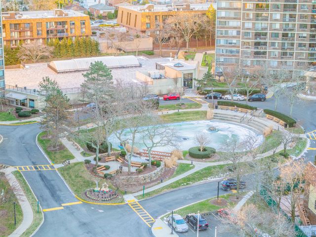 1 Bay Club Drive 11J, Bayside, NY 11360