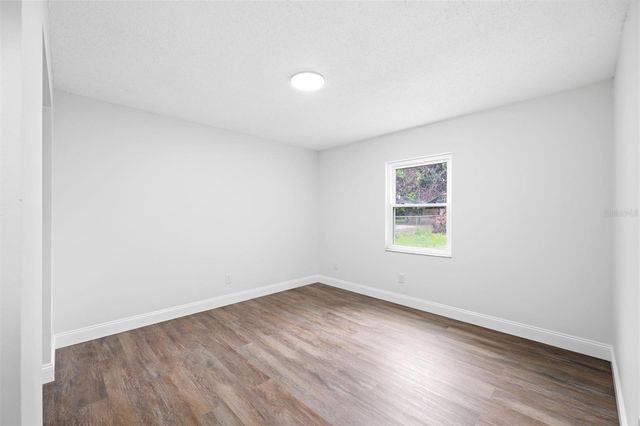 1807 N BARNES STREET, Plant City, FL 33563