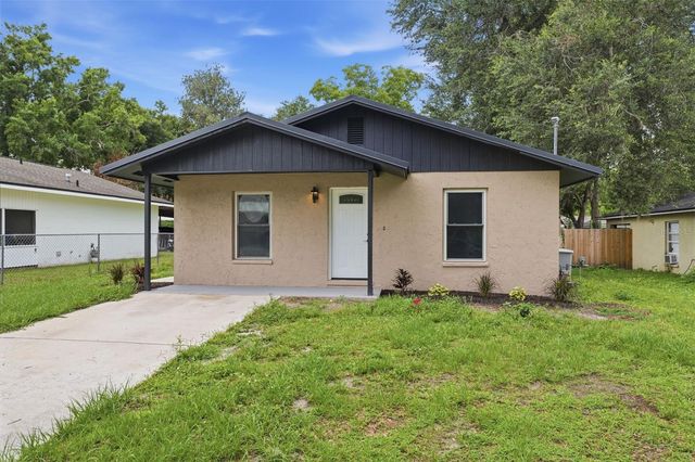 1807 N BARNES STREET, Plant City, FL 33563