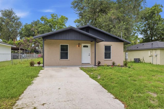 1807 N BARNES STREET, Plant City, FL 33563