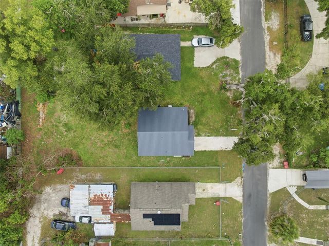 1807 N BARNES STREET, Plant City, FL 33563