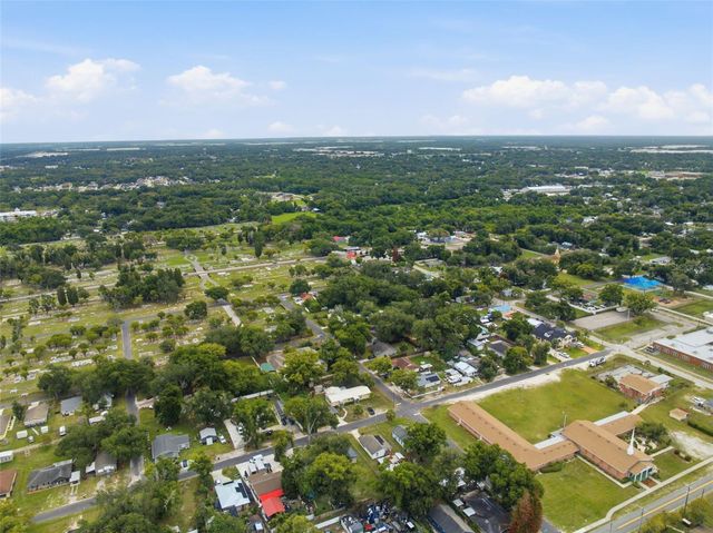 1807 N BARNES STREET, Plant City, FL 33563