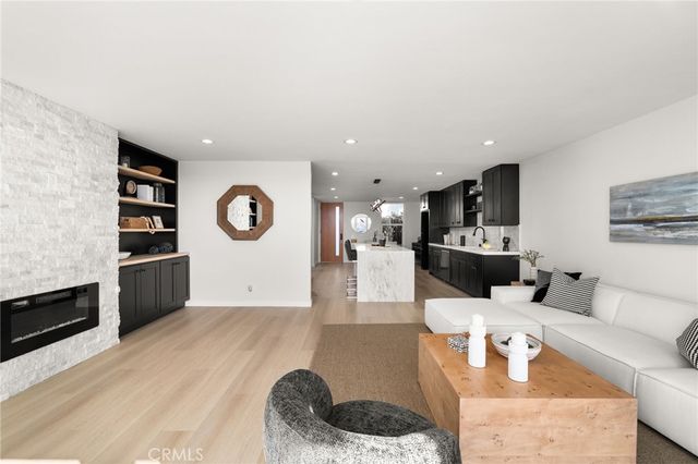 16435 Harbour Lane 13, Huntington Beach, CA 92649