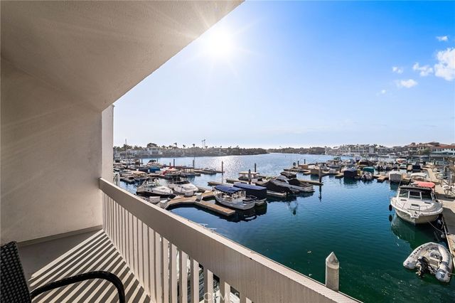 16435 Harbour Lane 13, Huntington Beach, CA 92649