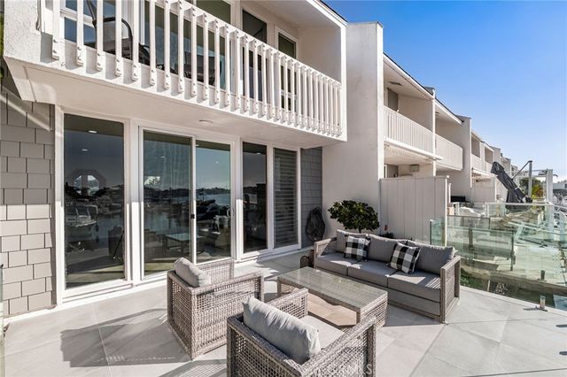 16435 Harbour Lane 13, Huntington Beach, CA 92649
