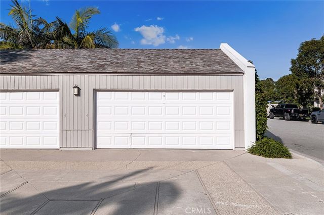 16435 Harbour Lane 13, Huntington Beach, CA 92649
