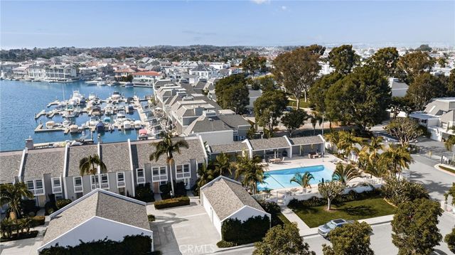 16435 Harbour Lane 13, Huntington Beach, CA 92649