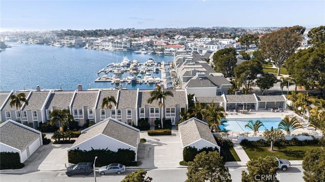 16435 Harbour Lane 13, Huntington Beach, CA 92649