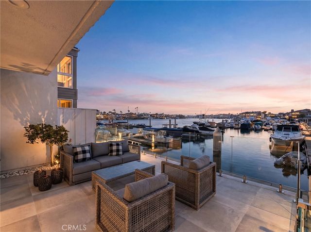 16435 Harbour Lane 13, Huntington Beach, CA 92649